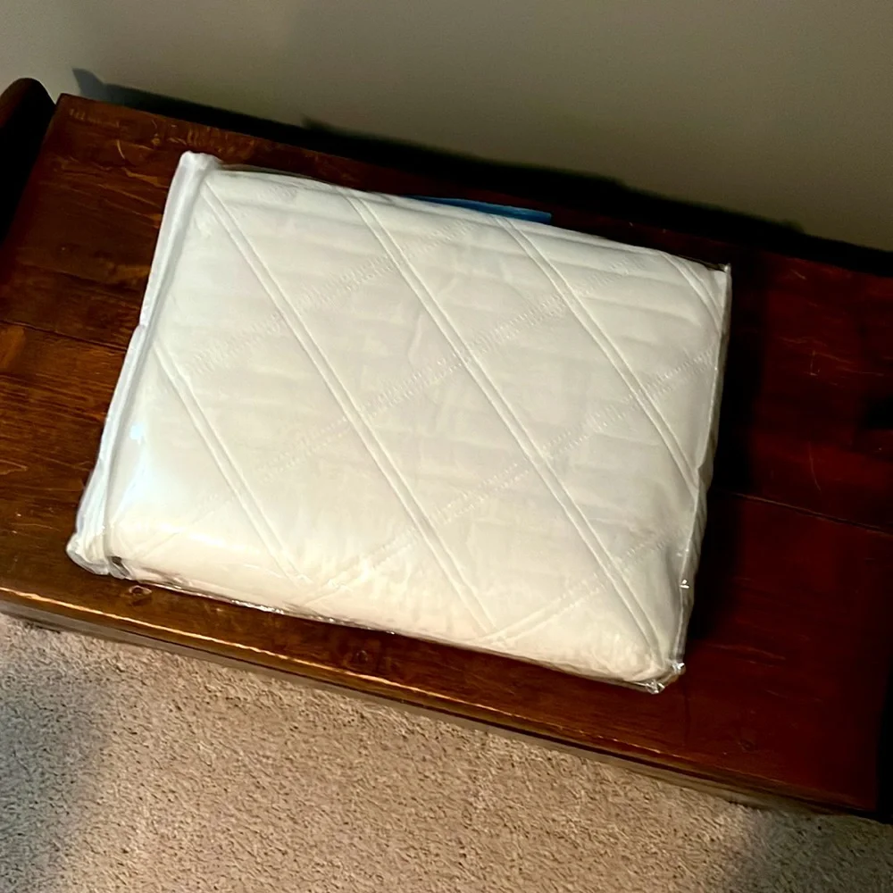 Waterproof full size mattress protector
